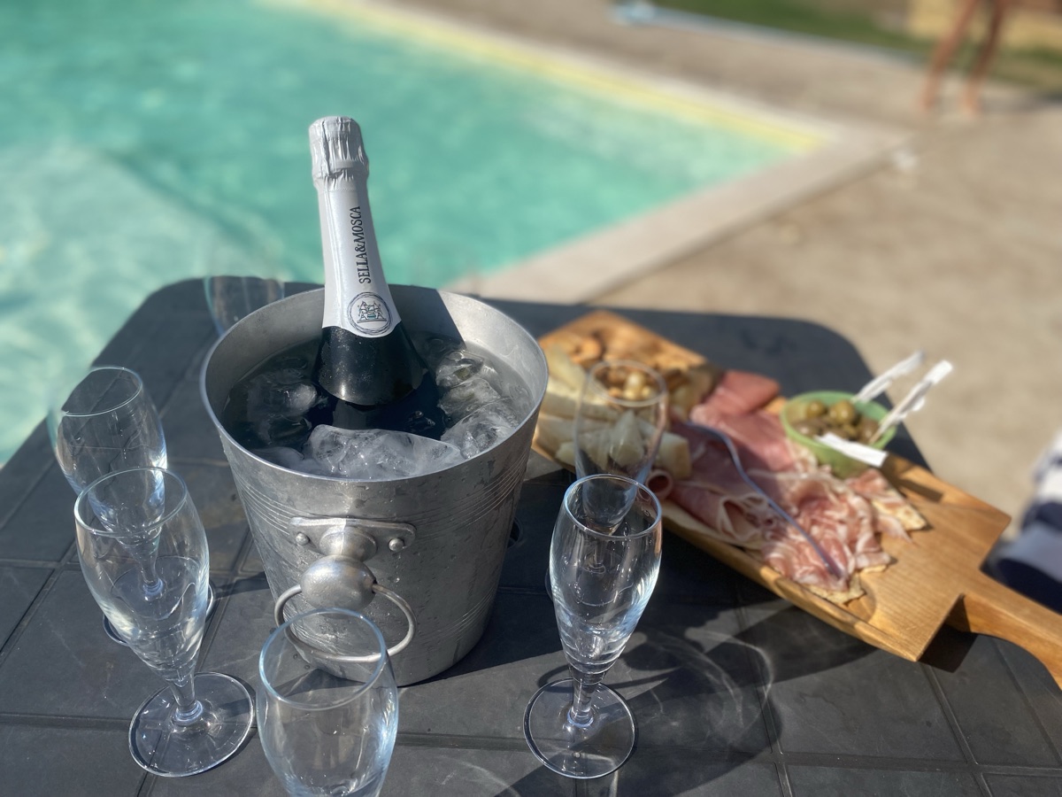 Aperitivo a bordo piscina