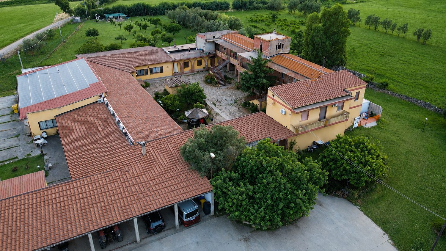 L'Agriturismo Su Bistentu, esterno e cortile
